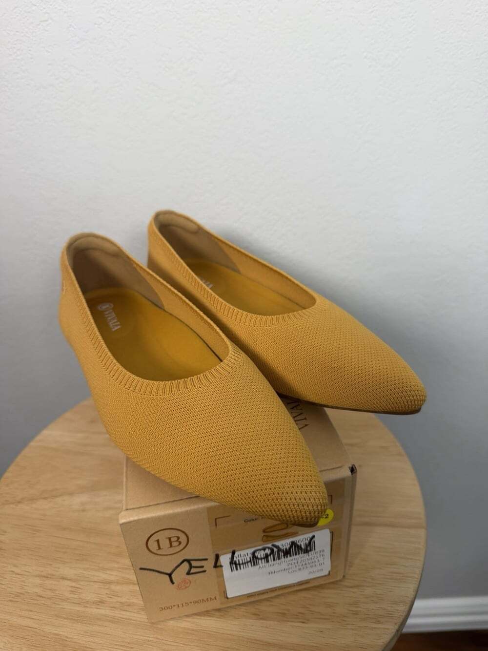 VIVAIA Women’s Pointed Toe Knit Ballet Flats Mustard Gold Size EU 39